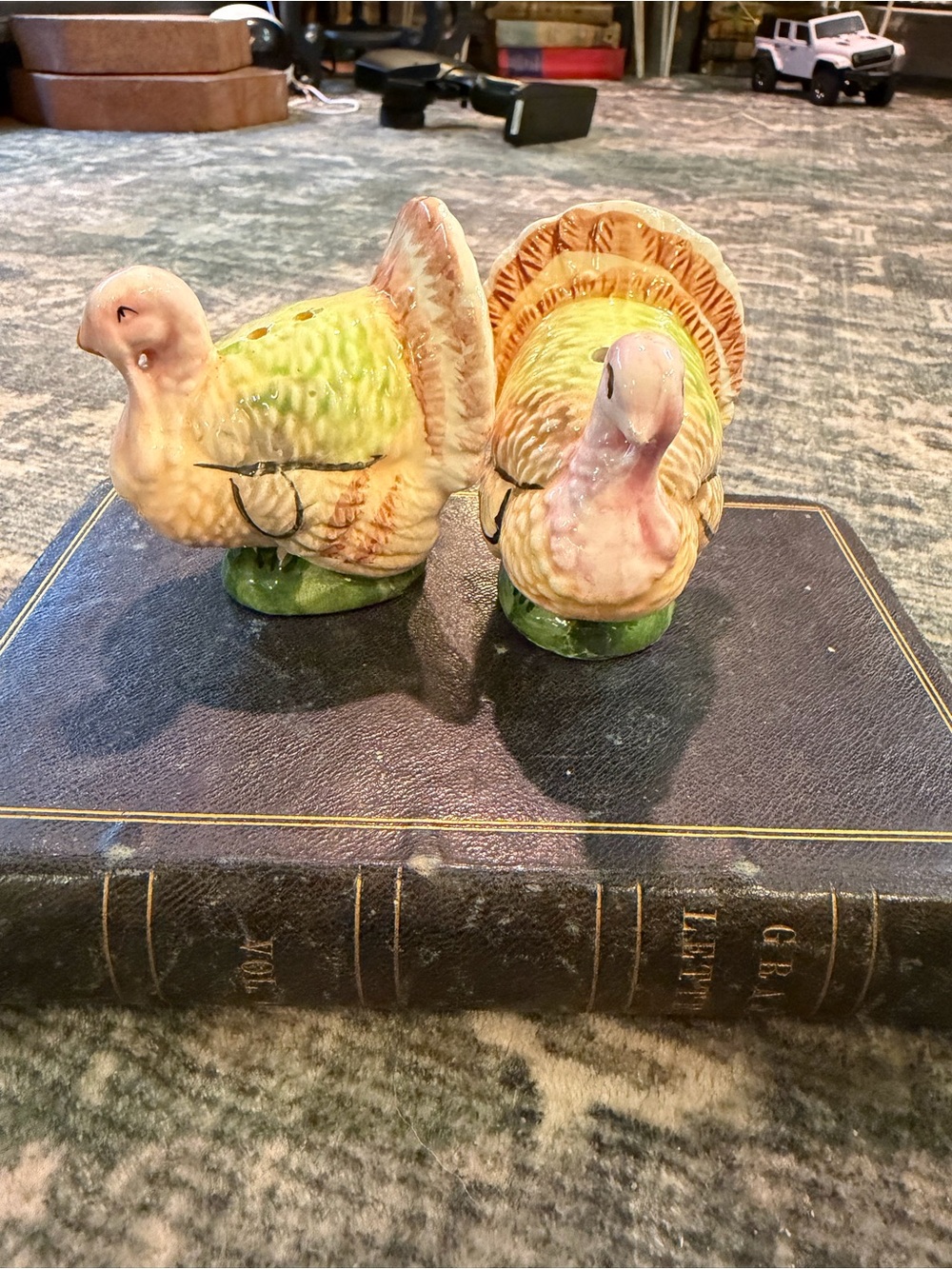 Vintage ceramic Thanksgiving turkey salt and pepper shakers
